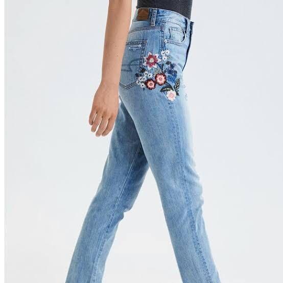 American eagle embroidered 2025 jeans