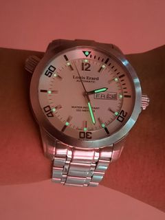 (Category: ) located in . Submitted by ulysse_nardin (Listing ID 1084091579, Image 1). Description: .