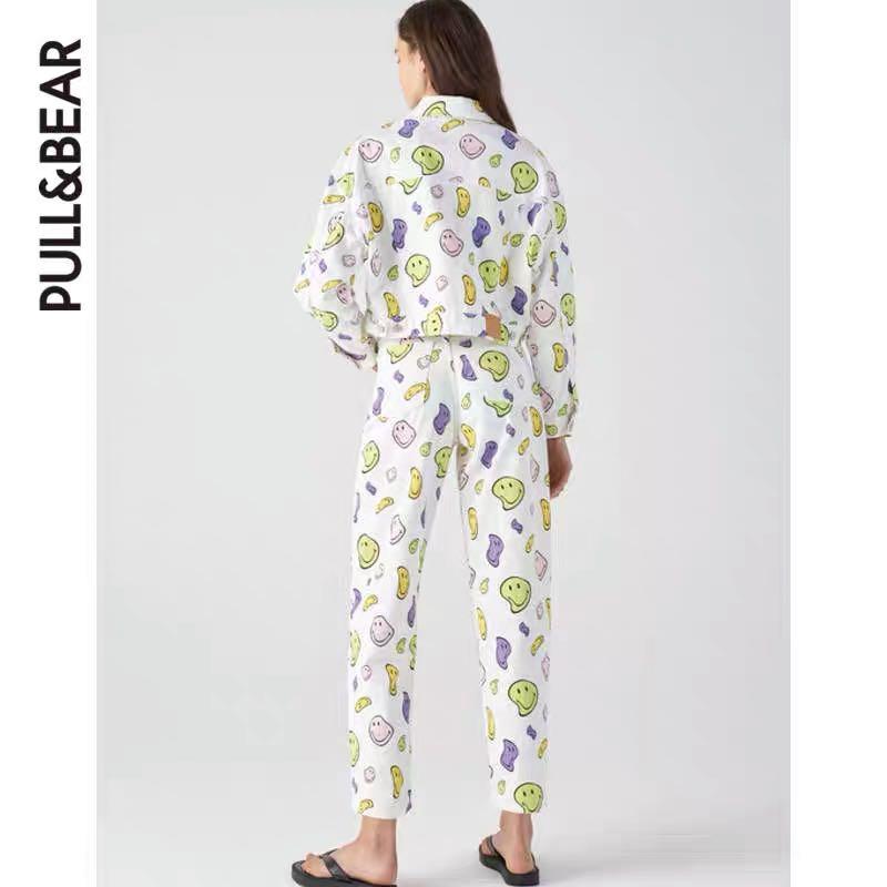 BNWT Pull \u0026 Bear Smiley Jeans, Women's Fashion, Bottoms, Jeans \u0026 Leggings  on Carousell