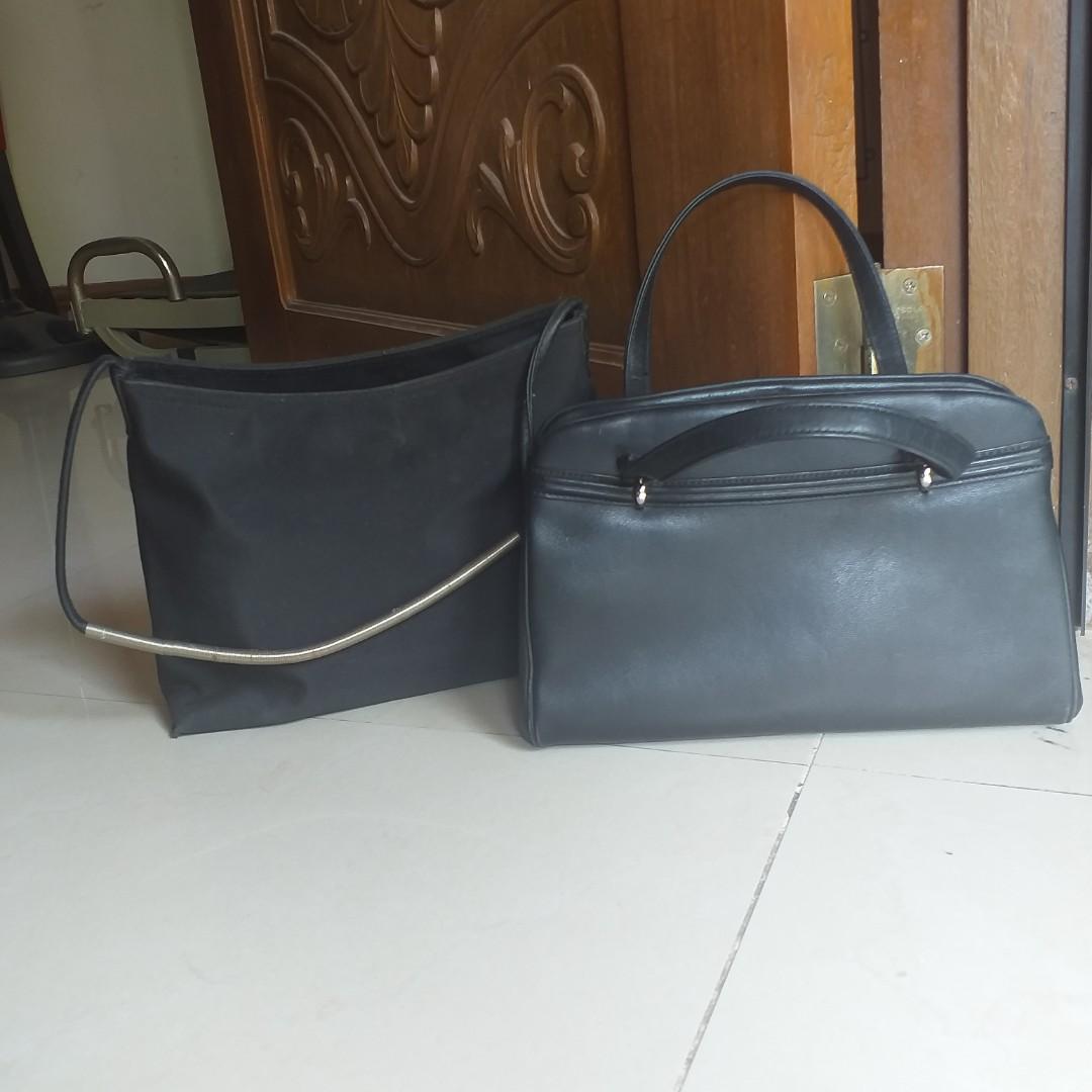 BUY 1 GET 1 Classic Black Shoulder Bag Kili kili bags Baguette Bag (Category: Shoulder Bags) located in Cavite. Submitted by kayepastelero (Listing ID 1084744499, Image 1). Description: Original Price of Each Bag (Left) P1000 (Right) P1200 Message the seller first. Happy shopping!.