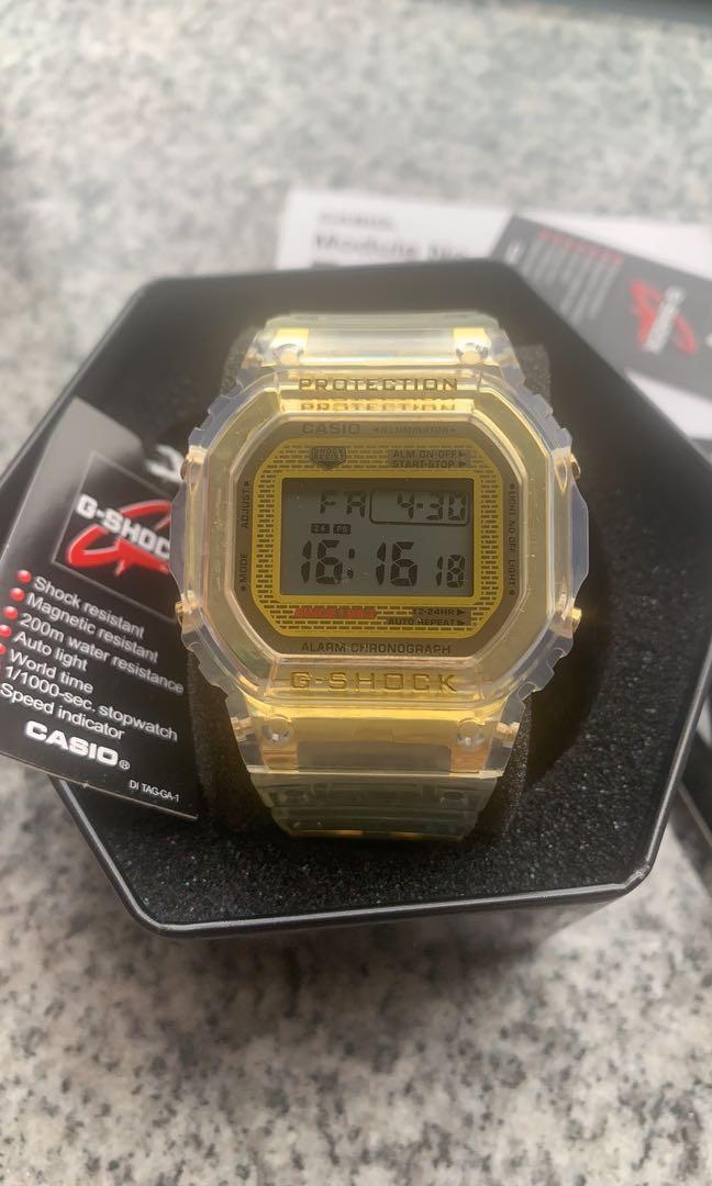 G shock dw 5600 shop auto light