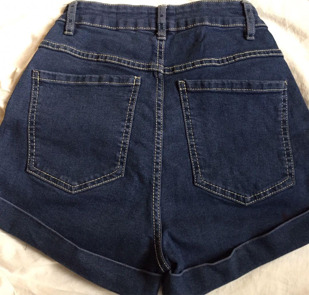 Cotton on highwaist short (Category: Shorts) located in Muntinlupa City. Submitted by xcxyx (Listing ID 1084804799, Image 2). Description: - Auth cotton on - barely used - 10/10 condition - best fits 24-25.