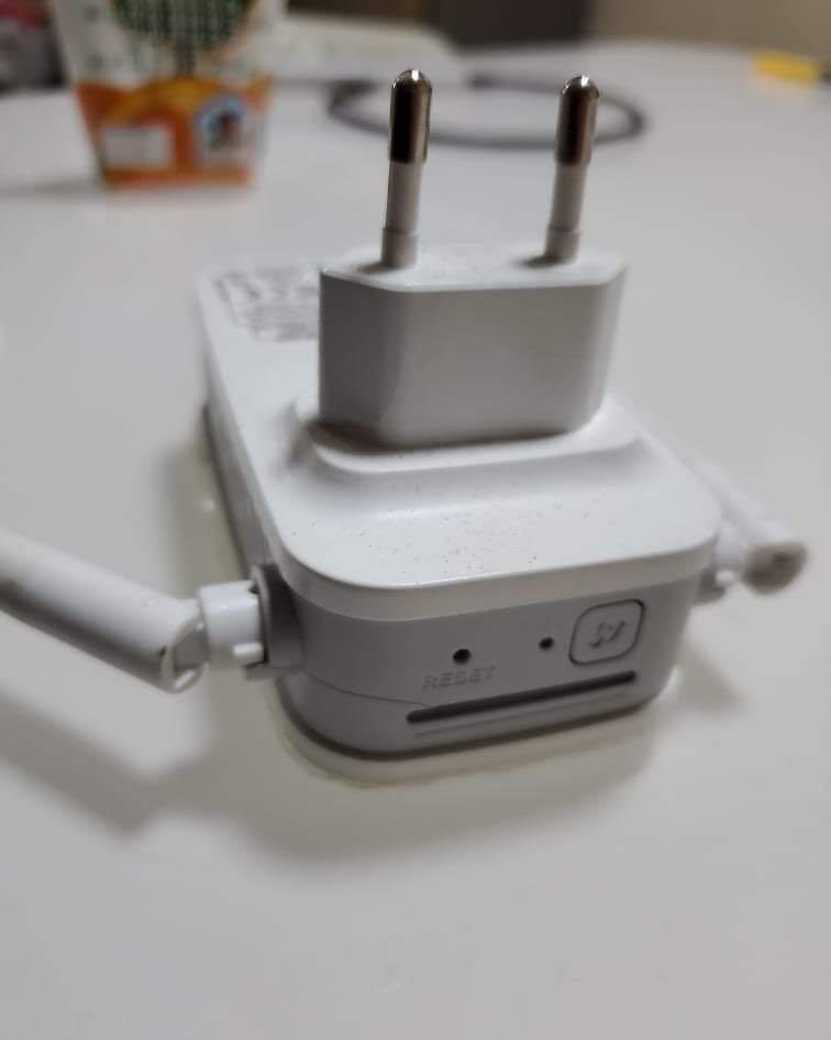 Dlink WiFi DAP-1325, (Category: Cables & Adaptors) located in Cainta. Submitted by jtc23 (Listing ID 1084805172, Image 1). Description: .