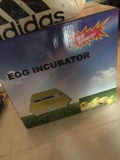 Egg incubator