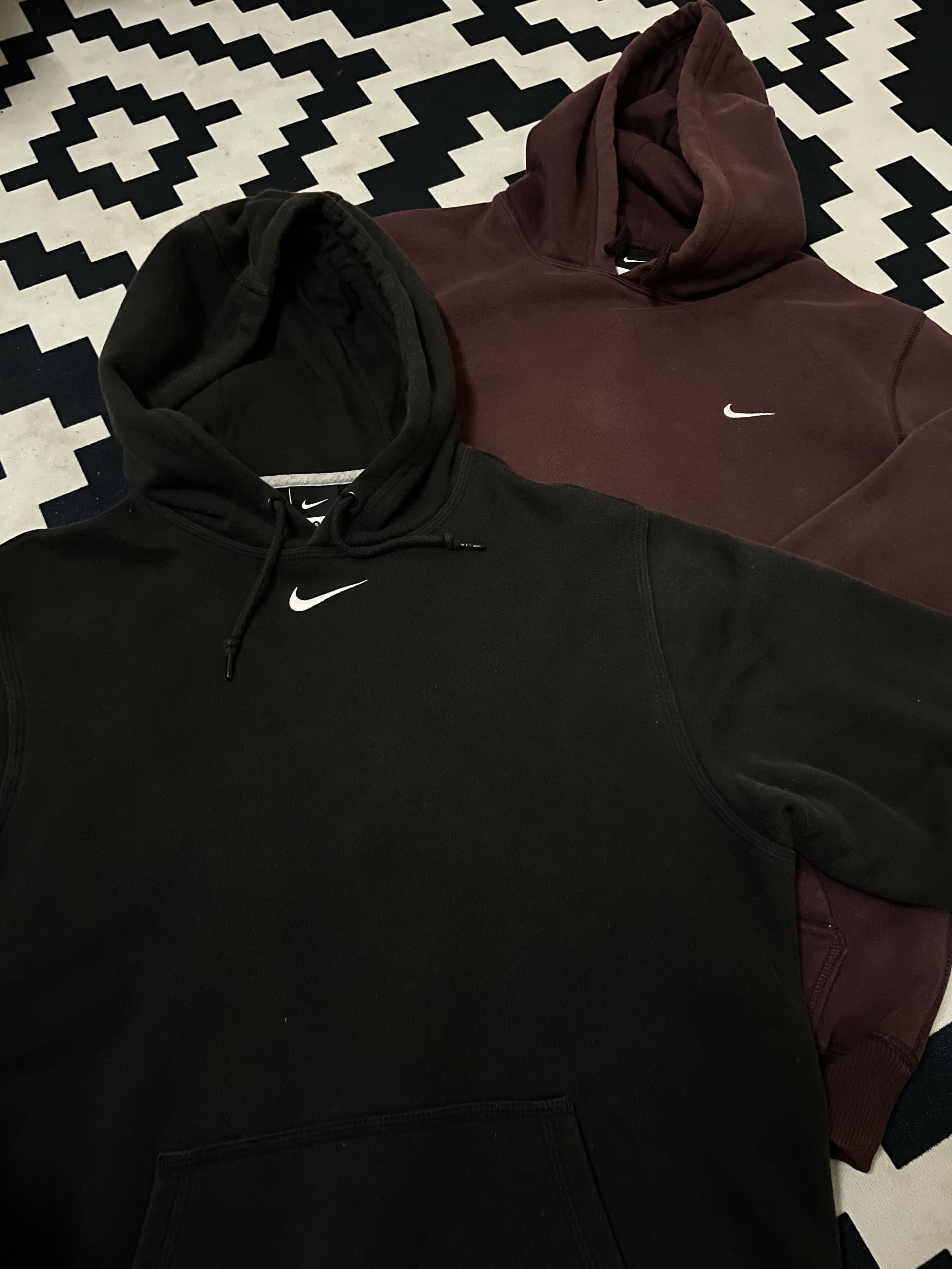 Nike centre tick hotsell hoodie