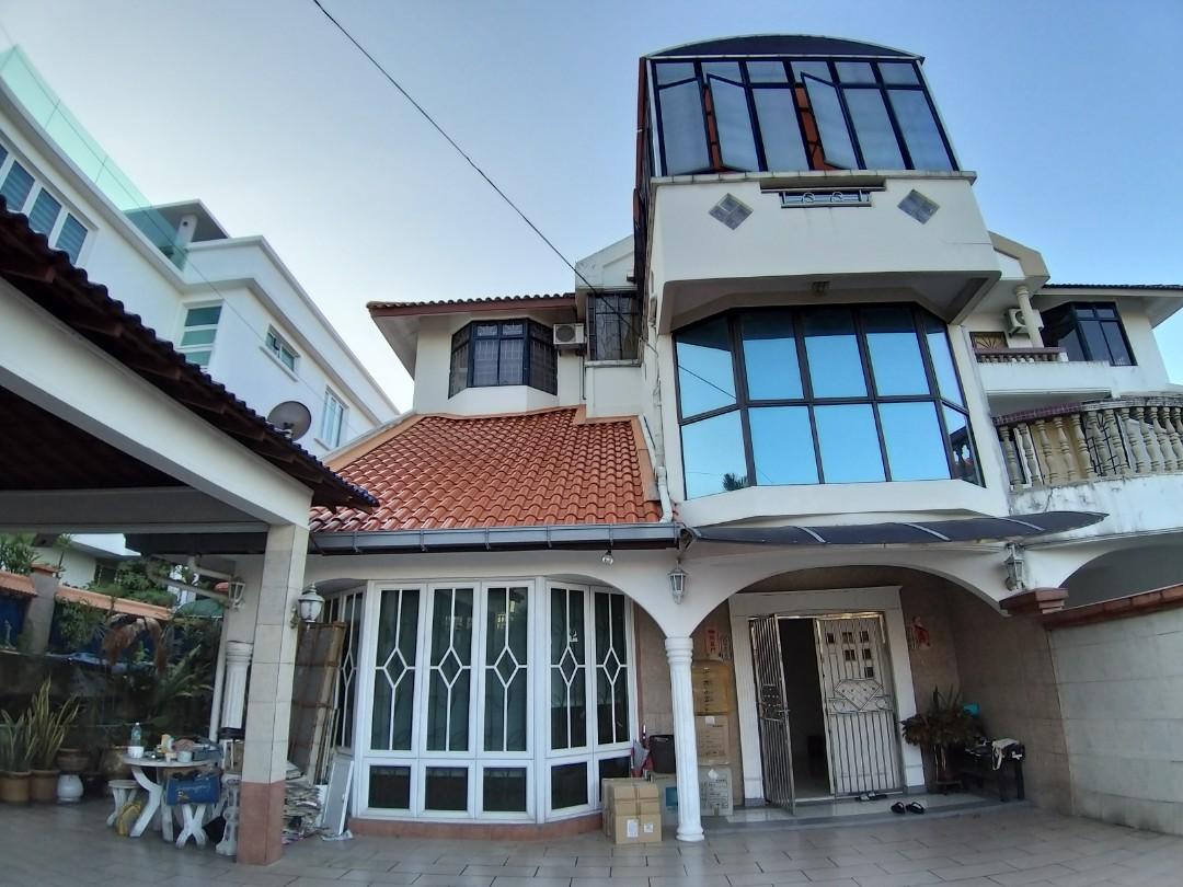 Johor Jaya Rosmerah Height Semi D 2 5 Storey Fully Renovation Property For Sale On Carousell