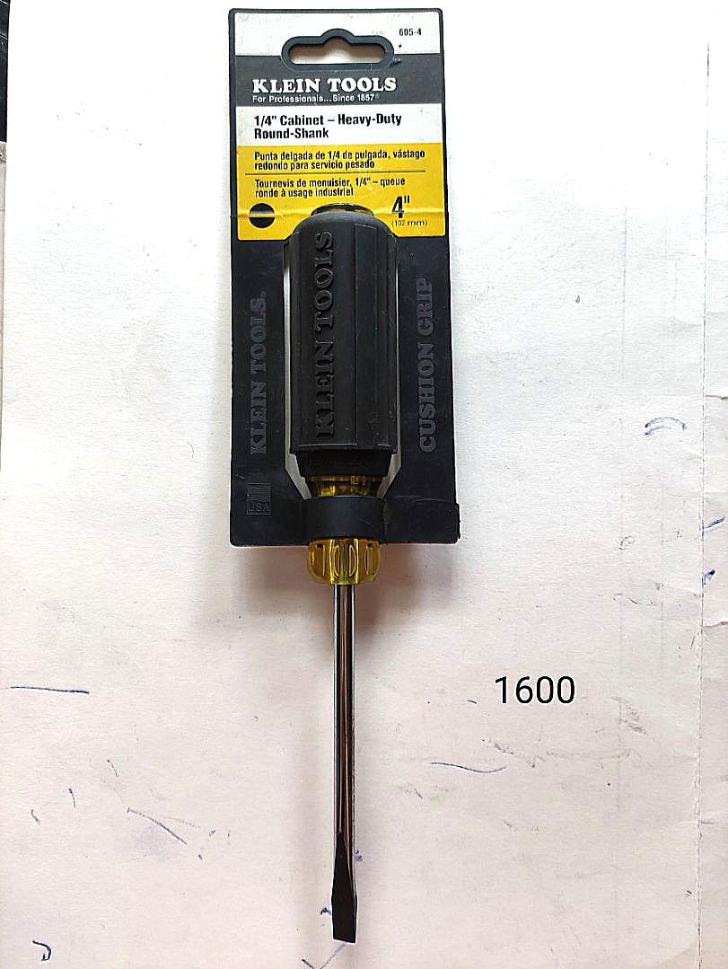 Klein Tools Screwdrivers (Category: Construction Tools & Equipment) located in Caloocan City. Submitted by dianethriftstore (Listing ID 1084771984, Image 2). Description: .