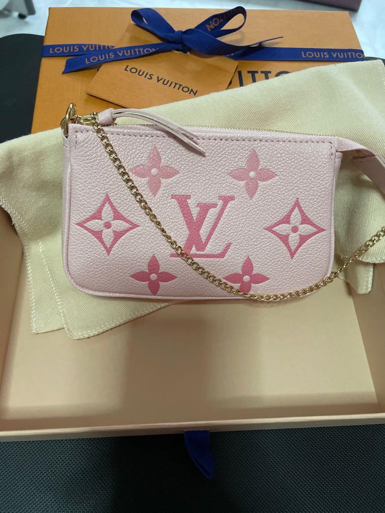 louis-vuitton by the pool pink