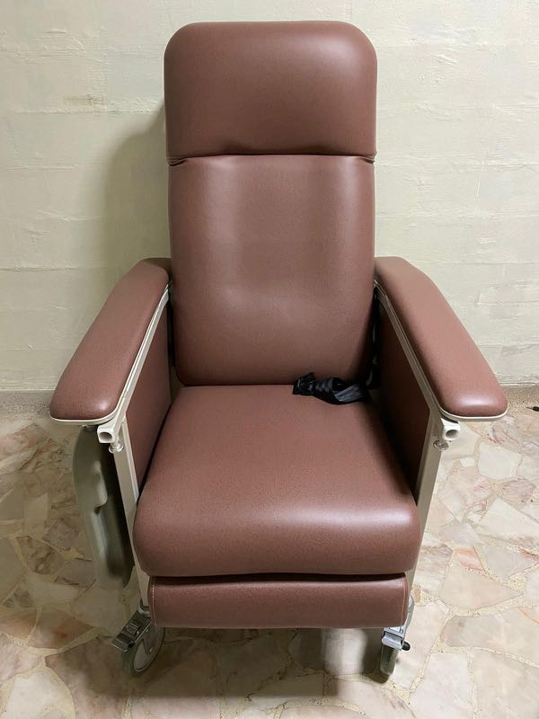 Manual Mobile Recliner Geriatric Chair with Tray, Health & Nutrition