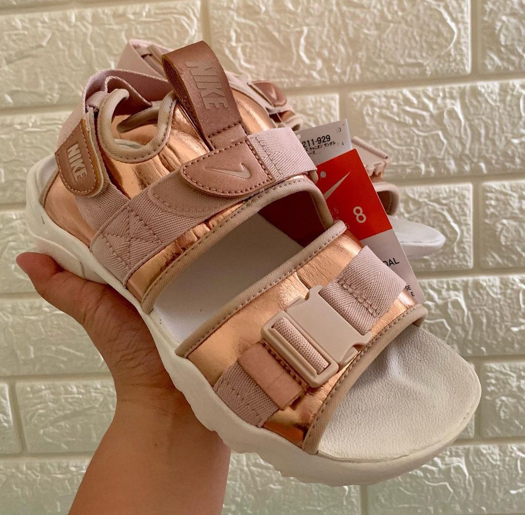Nike Canyon Sandals, Women's Fashion 