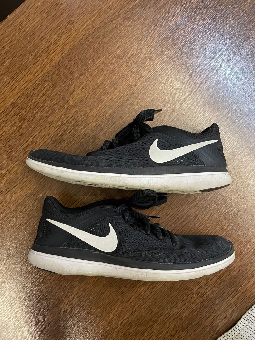 mens black and white nike shoes