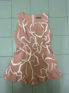 (Category: ) located in . Submitted by yiwen23 (Listing ID 1084771273, Image 1). Description: .