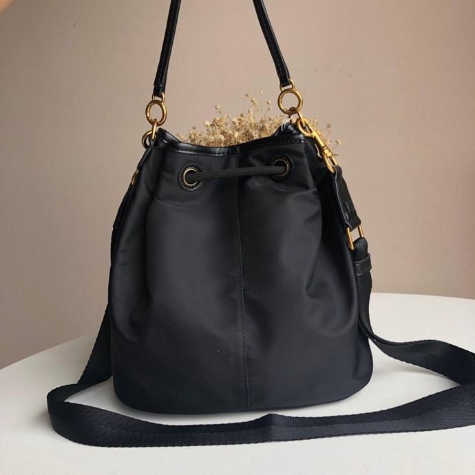 Tory burch scout drawstring crossbody sale