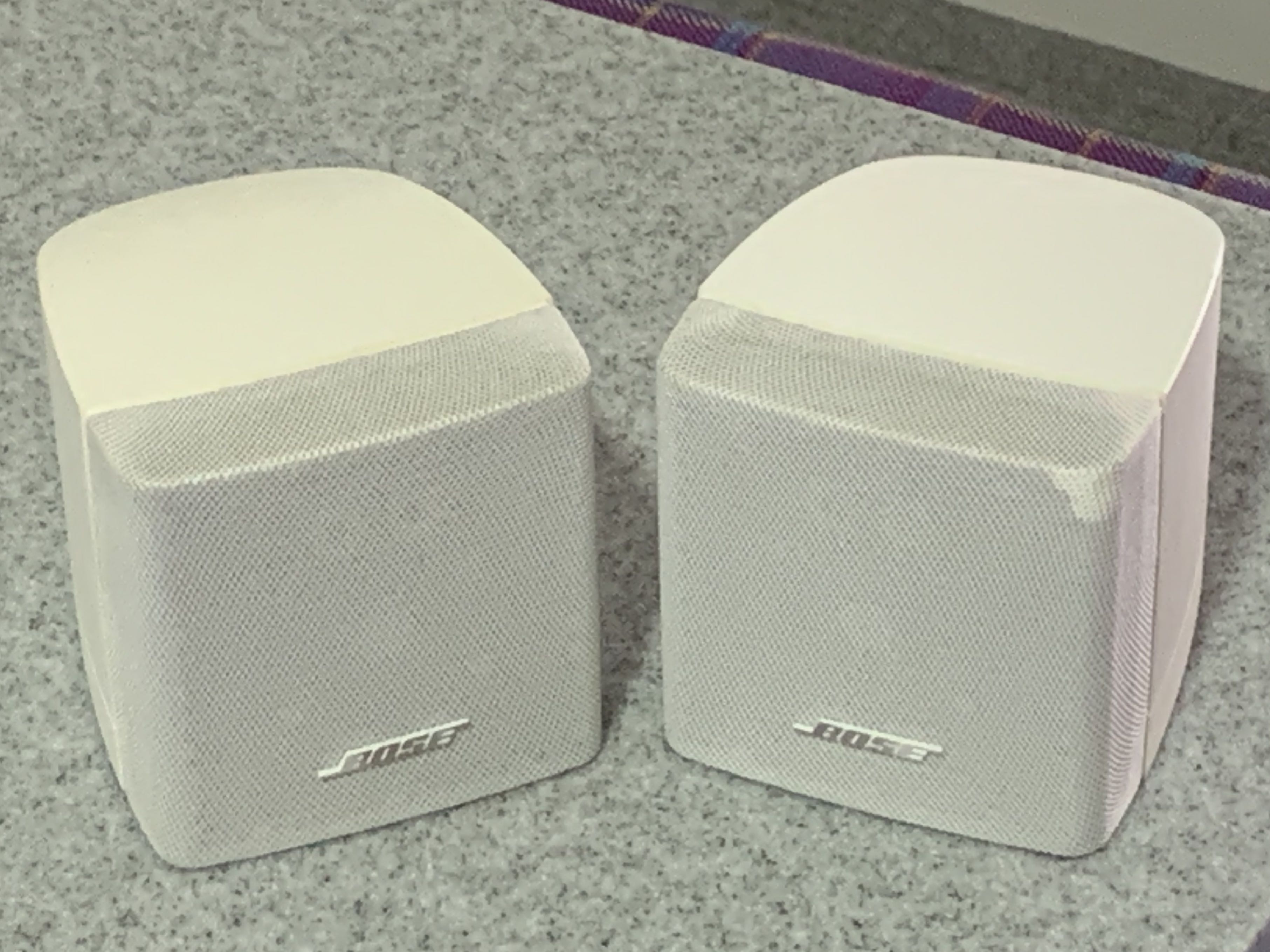 Bose single store cube speakers
