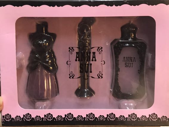 Anna Sui 蠟燭擺設 盒内三個 傢俬 家居 其他 Carousell Anna Sui 蠟燭擺設 盒内三個 傢俬 家居 其他 Carousell