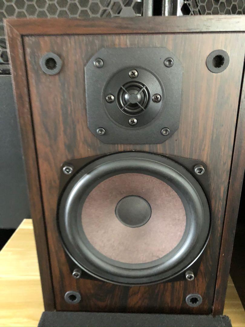 Cerwin Vega L7 bookshelf speaker nice Audio Soundbars