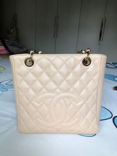 (Category: ) located in . Submitted by bagshopsg50 (Listing ID 1079448062, Image 1). Description: .