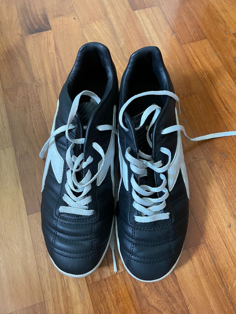 turf sneakers soccer