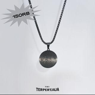 Eartmotion - Al Calligraphy Necklace X TNT Black