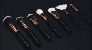Face essential make up brushes (7 pcs)