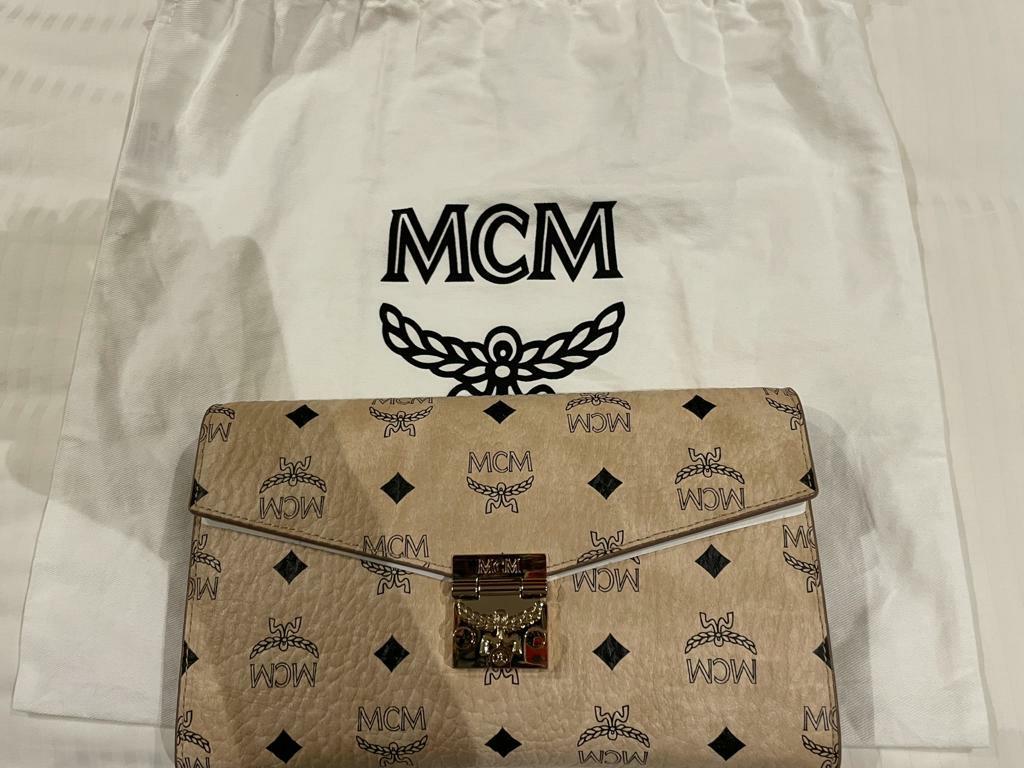 Mcm wallet clearance on chain sale