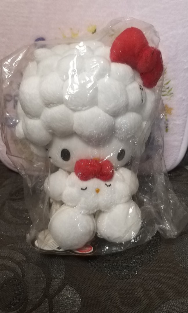 Sanrio Hello Kitty 35周年Kitty Lab 限量收藏版 白雲公仔, 興趣及遊戲, 玩具 & 遊戲類 - Carousell