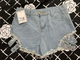 (Category: ) located in . Submitted by comeandshopx (Listing ID 1079488897, Image 1). Description: .