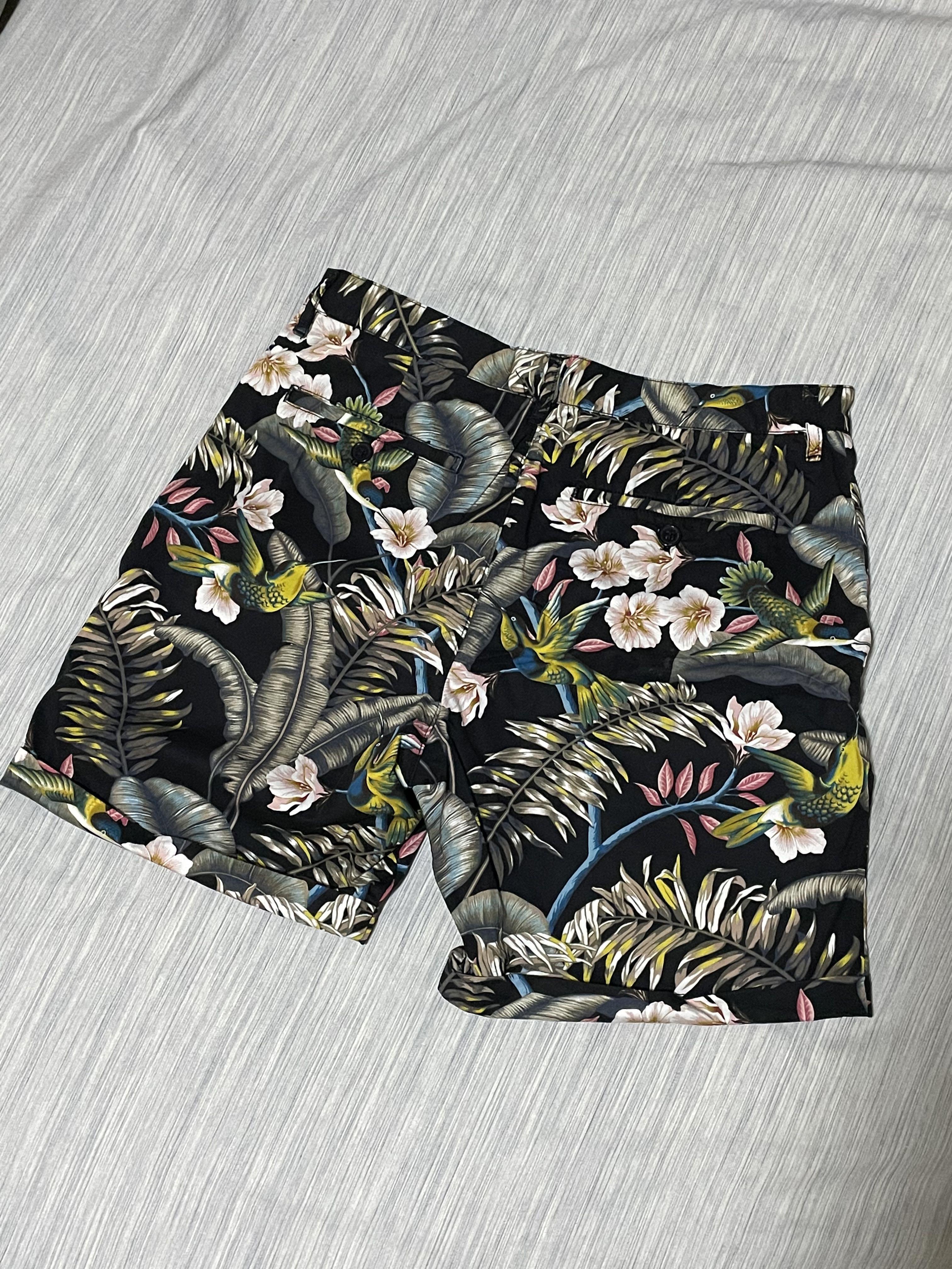 H M shorts in tropical print almost new summer vibes Men s