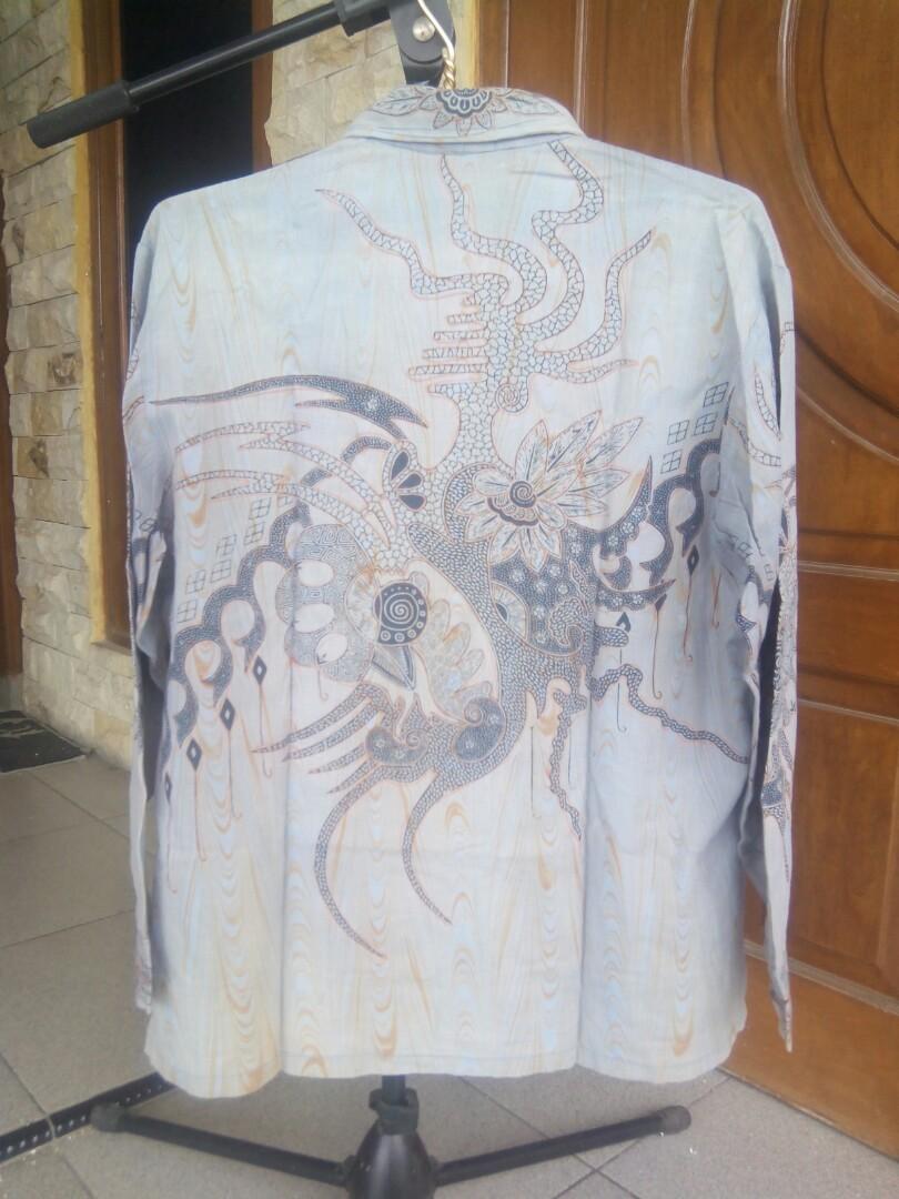 Kemeja Batik Lengan Panjang Ukuran L Merek Tunas Mekar Fesyen Pria Pakaian Atasan Di Carousell