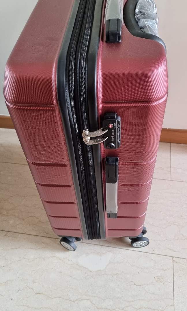 New yorker shop luggage 24 inch