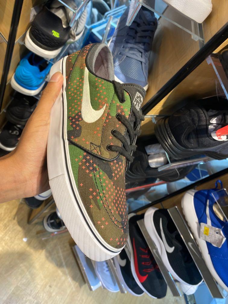 Army camo nike online shoes