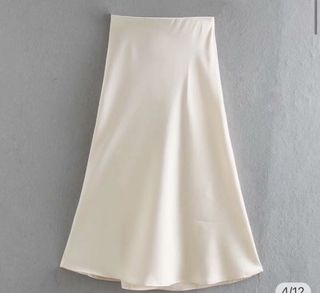 (Category: ) located in . Submitted by wardrobeful (Listing ID 1079539381, Image 1). Description: .