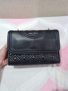 TORY BURCH
Fleming Convertible Shoulder Bag Small (Black) - 100% Original