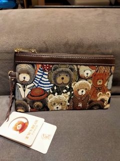 (Category: ) located in . Submitted by prada9090 (Listing ID 1079528963, Image 1). Description: .