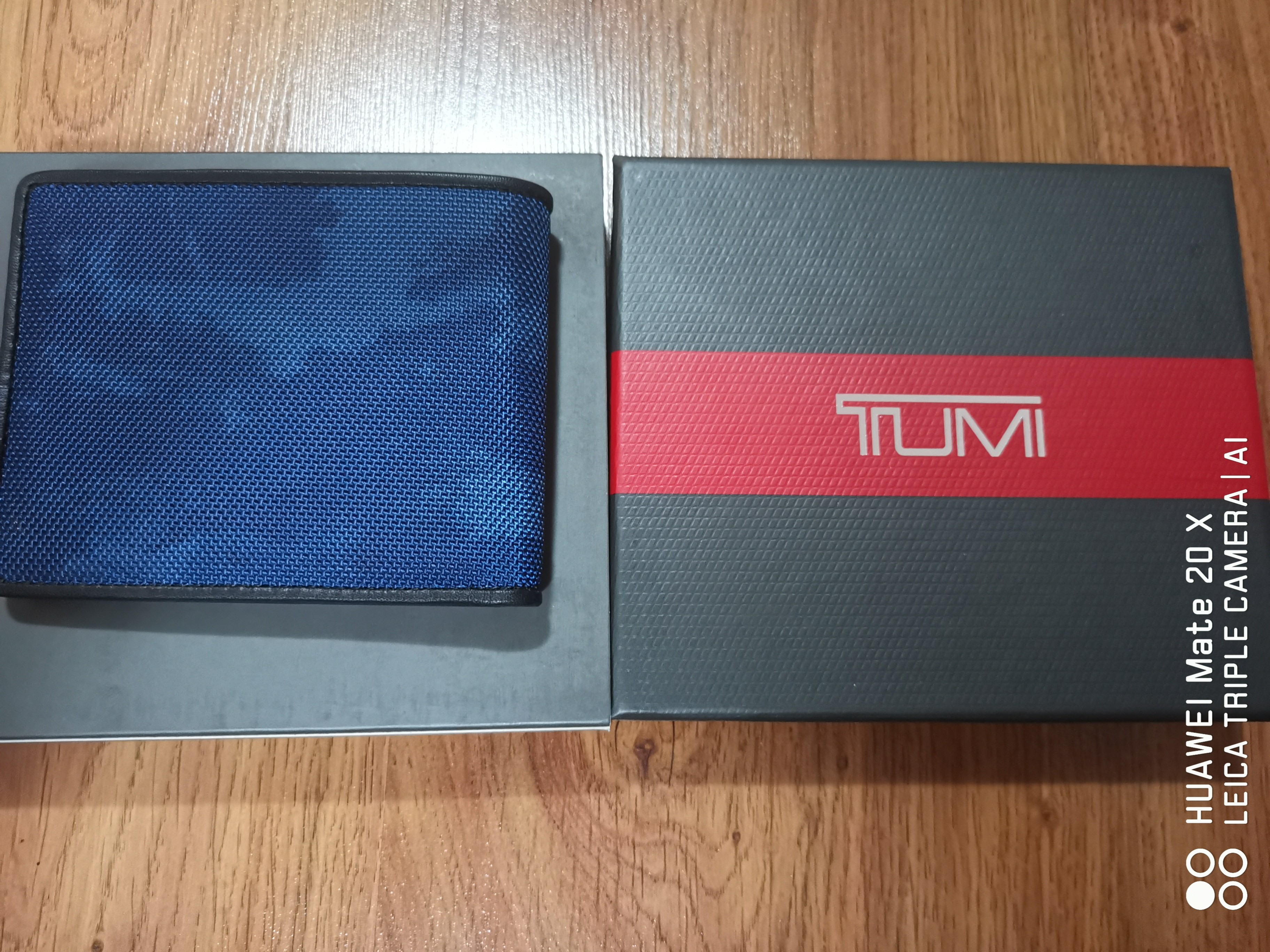 Tumi blue camo wallet Men s Fashion Watches Accessories