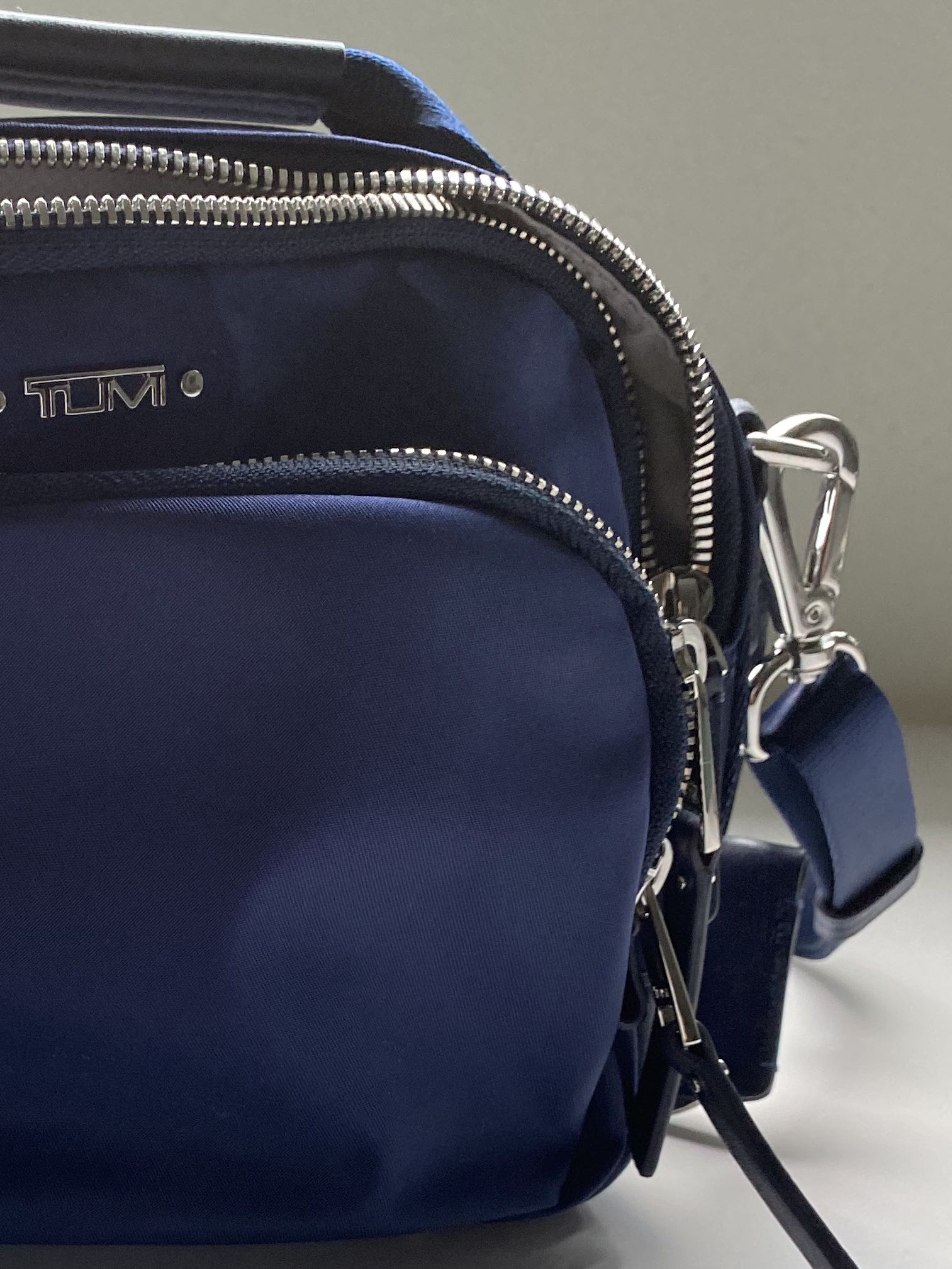 Tumi crossbody bag ( blue), Women's Fashion, Bags & Wallets, Crossbody