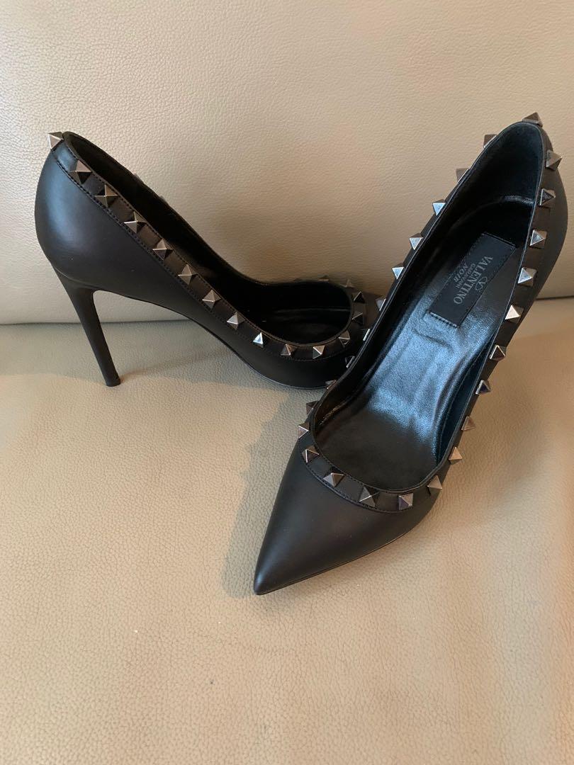 valentino noir rockstud pumps
