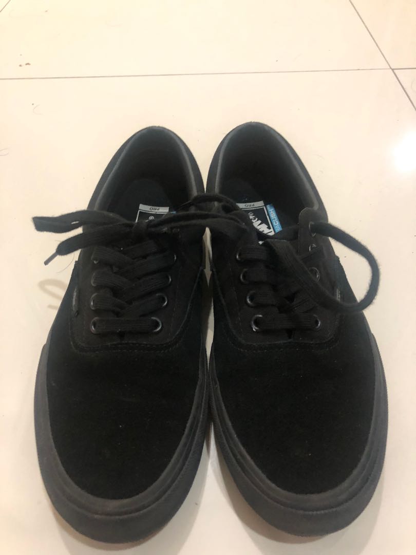 Vans era pro blackout Men s Fashion Footwear Sneakers on Carousell