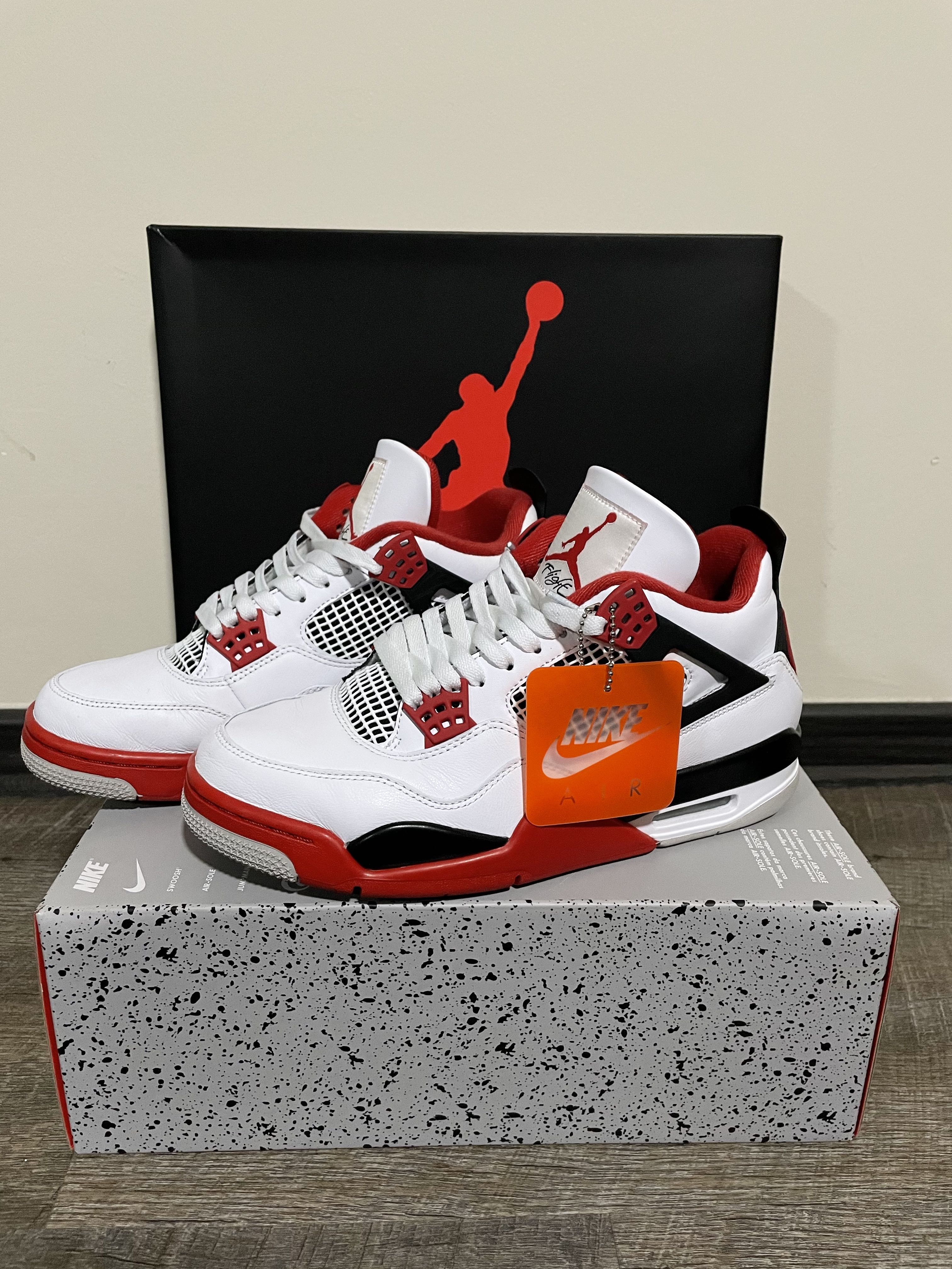 All red sales jordan 4
