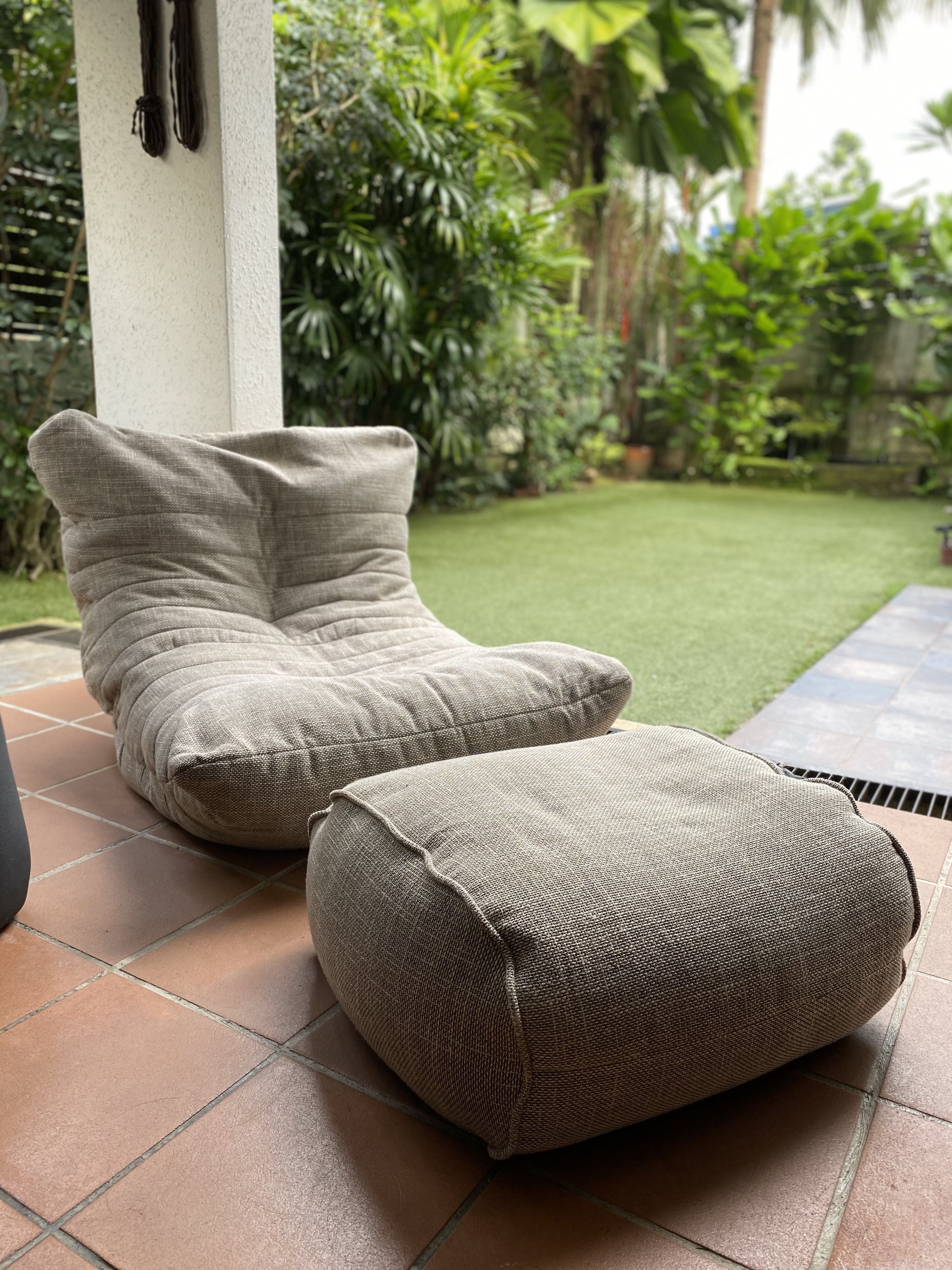 Ambient lounge acoustic shop sofa