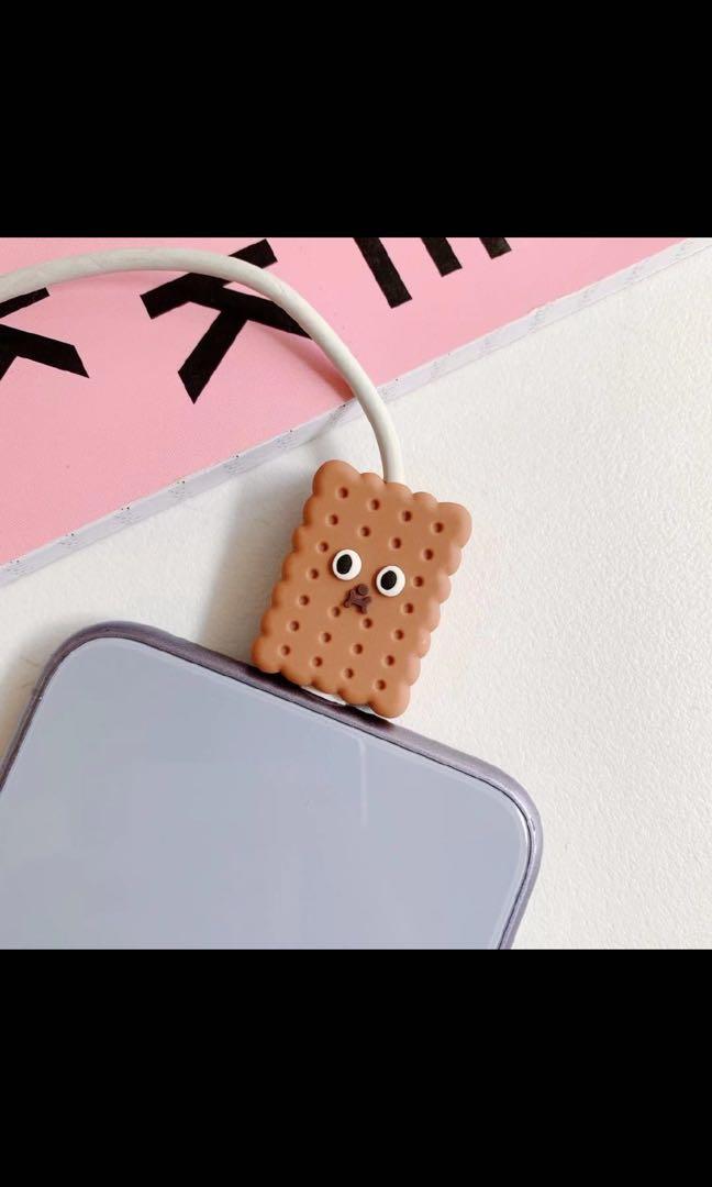 Cable protector (Category: Cables & Adaptors) located in Singapore. Submitted by thecherries.co (Listing ID 1079618047, Image 1). Description: •to protect your cable •can only be used for lightning to USB cable (refer to pic 3 for reference) •selling it cuz my cable is type C to lightning •$0.50 for mailing **check your cable before buying :).