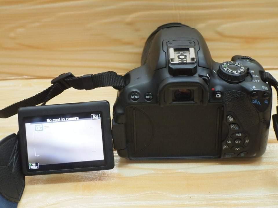 Canon EOS 700D 18-55mm (Category: Cameras) located in Manila. Submitted by doremicarteu (Listing ID 1079653489, Image 3). Description: good condition no issue.