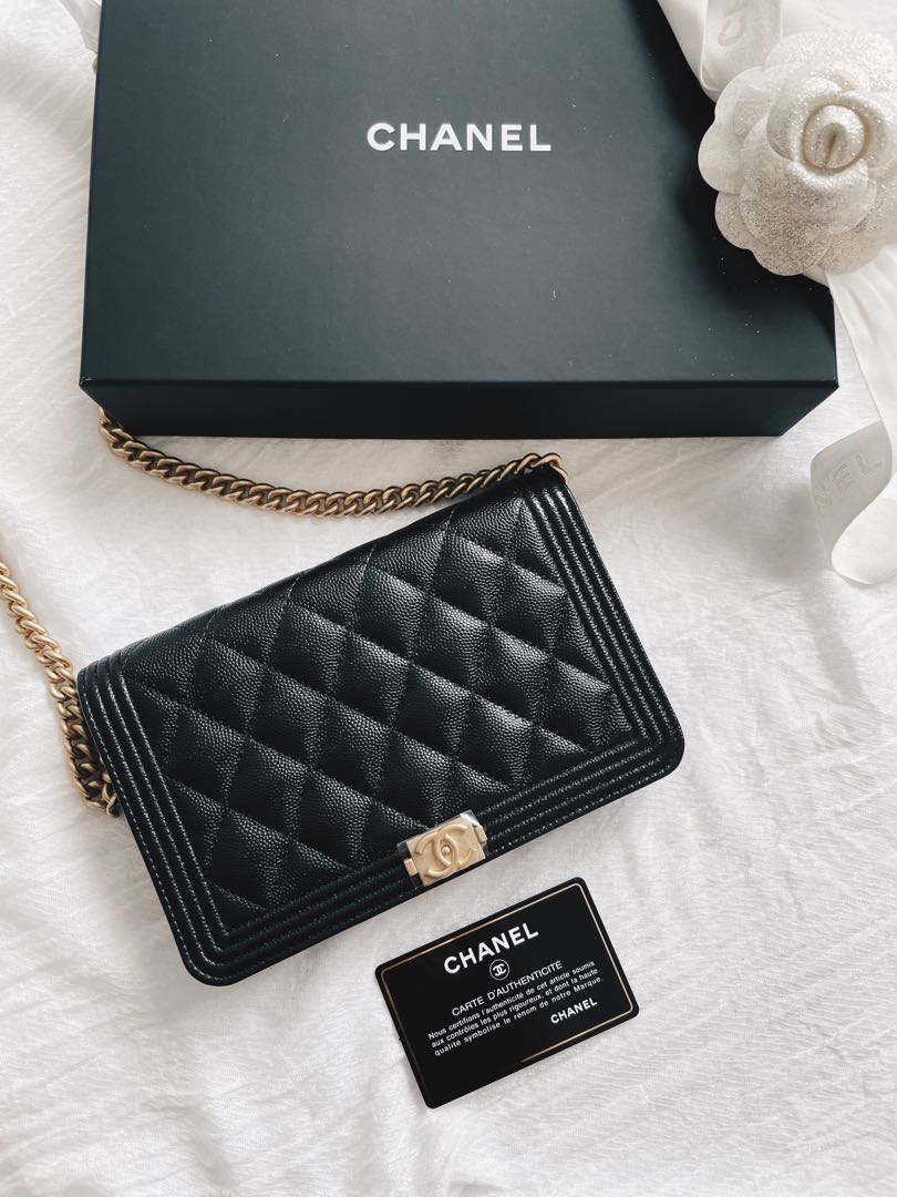 Chanel boy on chain outlet