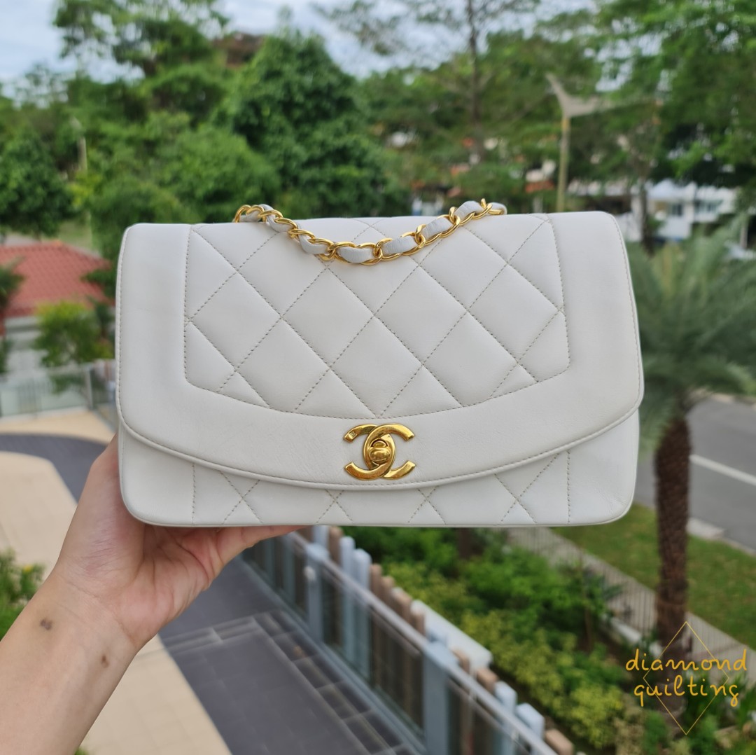 (SOLD) CHANEL DIANA FLAP BAG VINTAGE WHITE SMALL LAMBSKIN PRINCESS 24K