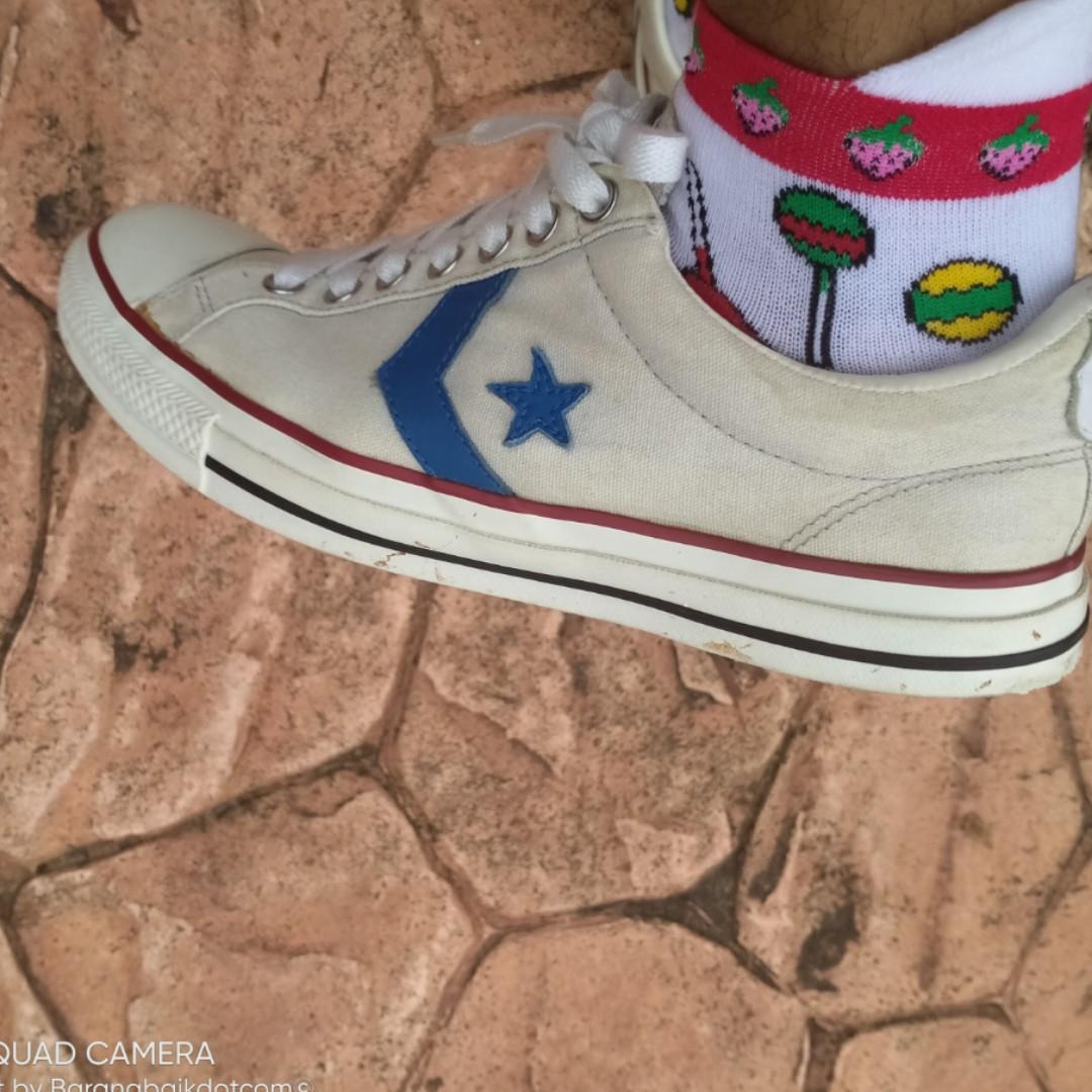 Converse star outlet and arrow