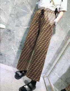 (Category: ) located in . Submitted by jamiewardrobe90 (Listing ID 1079731870, Image 1). Description: .
