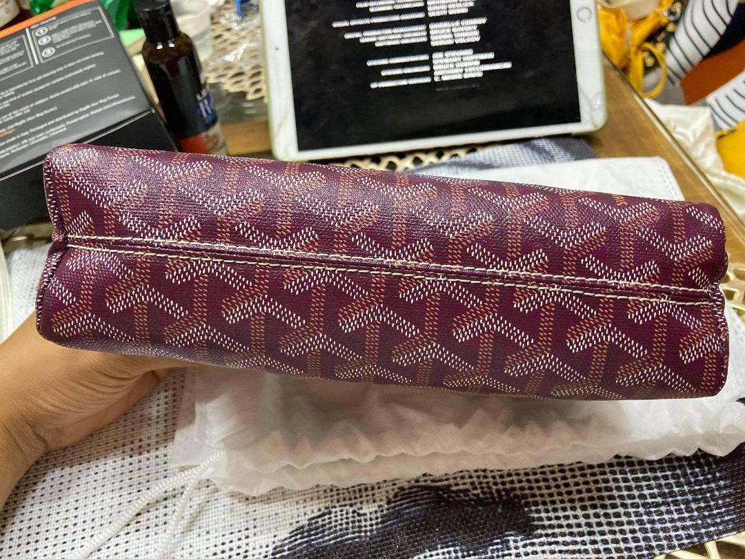 Goyard clutch (Category: Luxury Bags & Wallets) located in San Pablo. Submitted by burrow (Listing ID 1079707371, Image 3). Description: 100% guaranteed authentic goyard clutch negotiable.