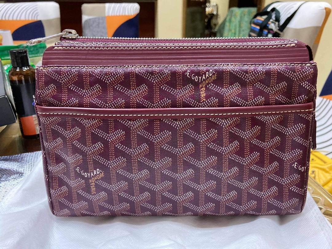 Goyard clutch (Category: Luxury Bags & Wallets) located in San Pablo. Submitted by burrow (Listing ID 1079707371, Image 1). Description: 100% guaranteed authentic goyard clutch negotiable.