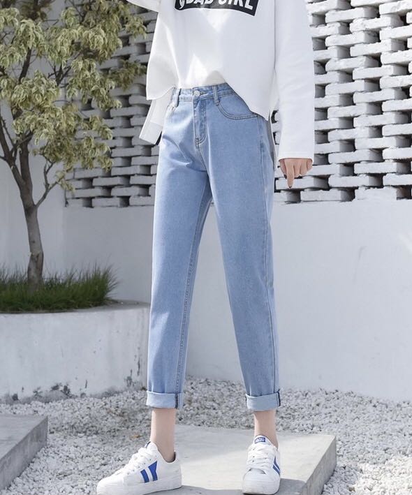 loose mom jeans