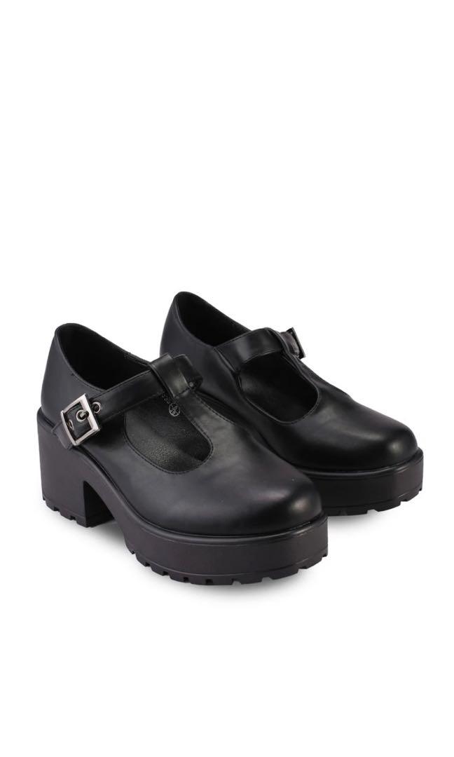 Mary janes koi footwear deals